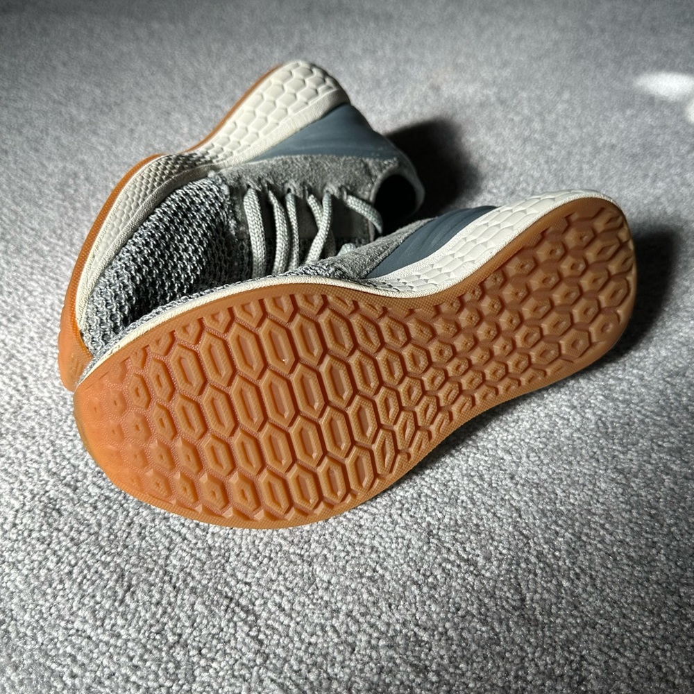 Women’s New Balance Size 6. Gray, cream, gum sole. Excellent Condition!! - Picture 12 of 15